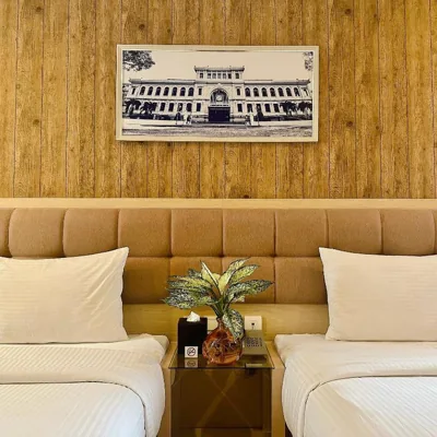 Deluxe-Zweibettzimmer mit Fenster (zu King-Bett verbindbar) — GK Central Hotel